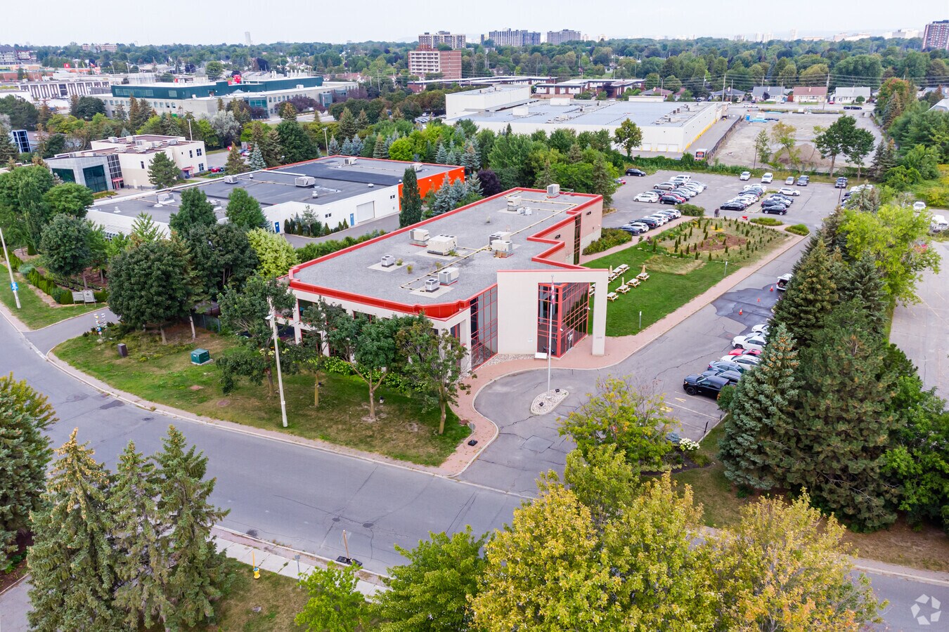 2440 Don Reid Dr, Ottawa, ON K1H 1E1