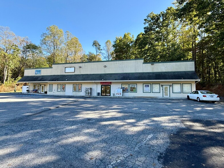 15462 Stewartsville Rd, Vinton, VA for sale - Primary Photo - Image 1 of 16