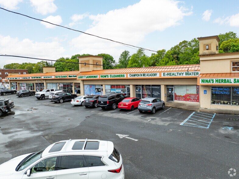 193-225 Commack Rd, Commack, NY for sale - Building Photo - Image 2 of 8