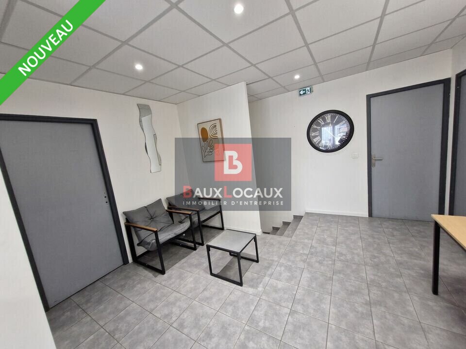 Office in Fos-sur-Mer for lease Interior Photo- Image 1 of 7