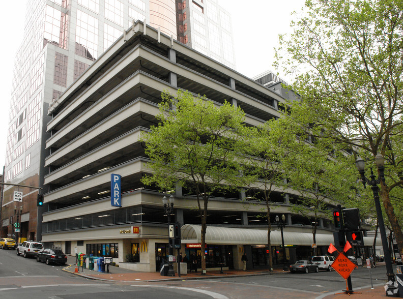 1009-1035 SW Sixth Ave, Portland, OR for lease - Primary Photo - Image 1 of 6