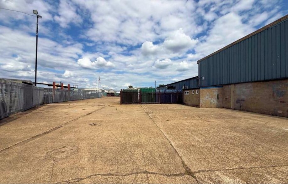 Vicarage Ln, Rochester for lease - Building Photo - Image 3 of 4