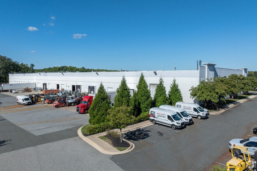 1405 Tangier Dr, Middle River, MD for sale - Primary Photo - Image 1 of 1