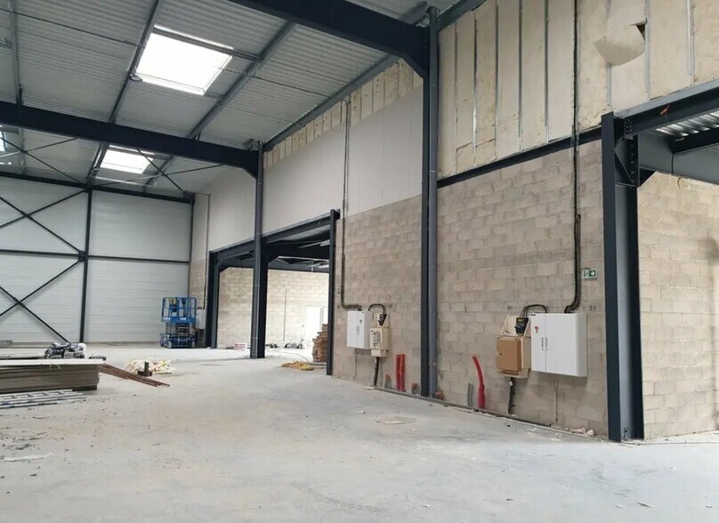 Flex in Bailly-Romainvilliers for sale - Interior Photo - Image 1 of 6