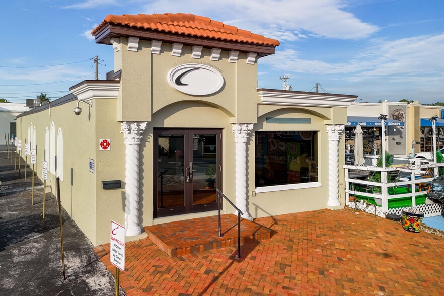 1213 SE 47th Ter, Cape Coral, FL for sale - Building Photo - Image 2 of 38