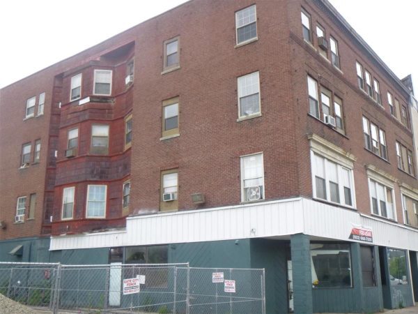 Main St Portfolio portfolio of 3 properties for sale on LoopNet.com - Primary Photo - Image 3 of 3