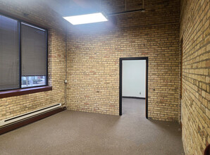 1553-1579 S 38th St, Milwaukee, WI for lease Interior Photo- Image 2 of 5