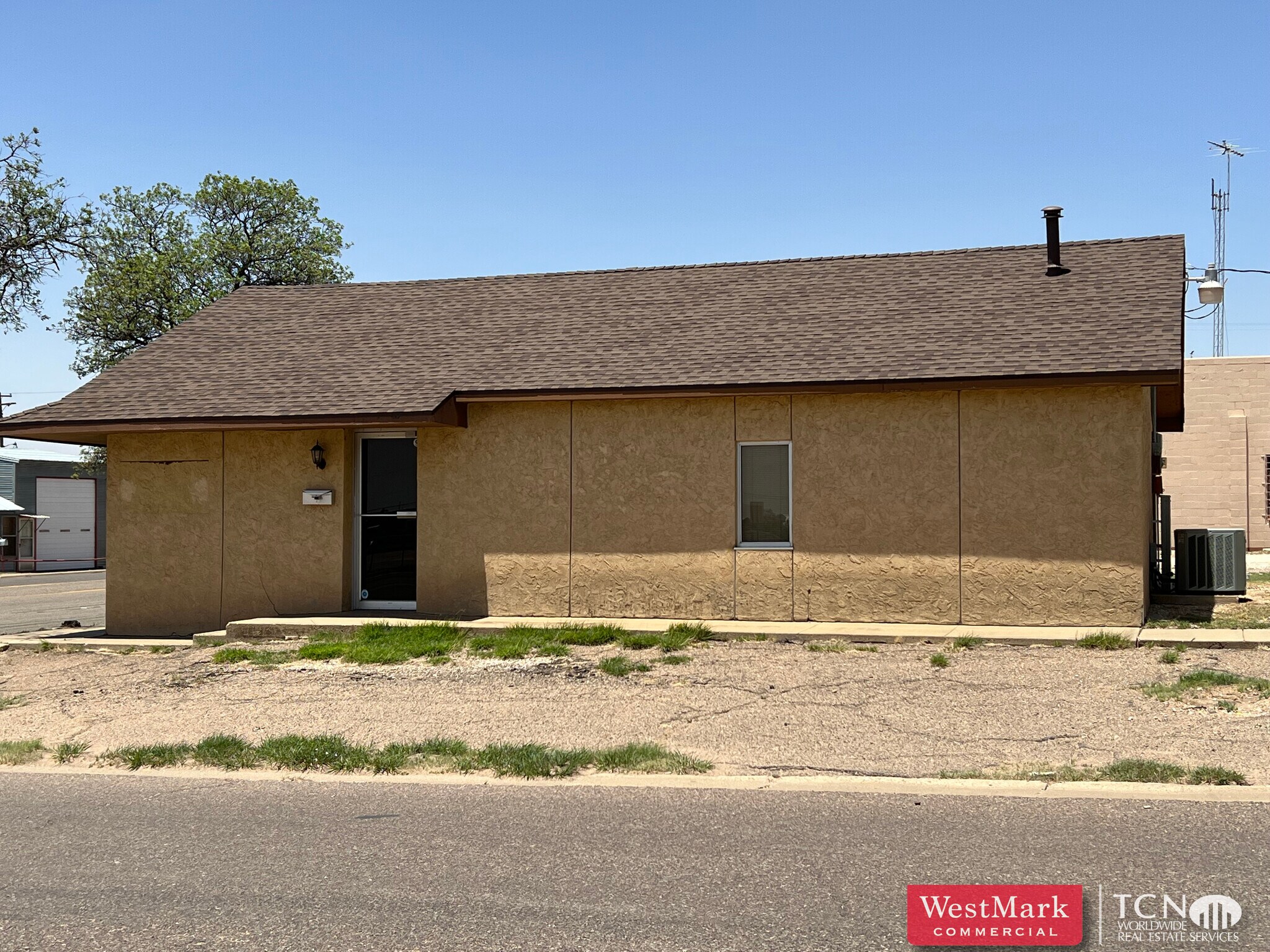 400 N Columbia St, Plainview, TX 79072