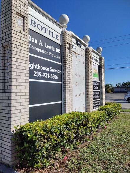 3660 Central Ave, Fort Myers, FL for lease - Building Photo - Image 3 of 6