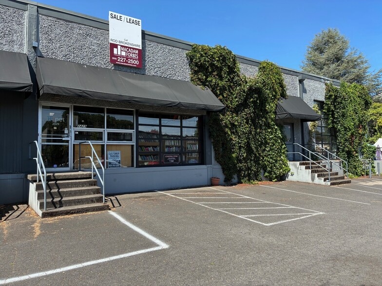 2421-2455 SE 11th Ave, Portland, OR for lease - Building Photo - Image 2 of 4