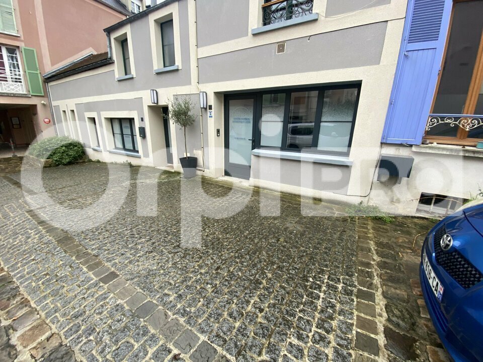 Flex in Palaiseau for lease Building Photo- Image 1 of 12
