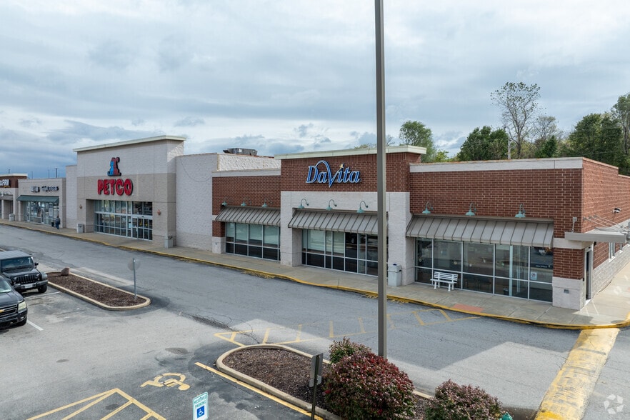 309-319 Homer M Adams Pky, Alton, IL for lease - Building Photo - Image 3 of 6