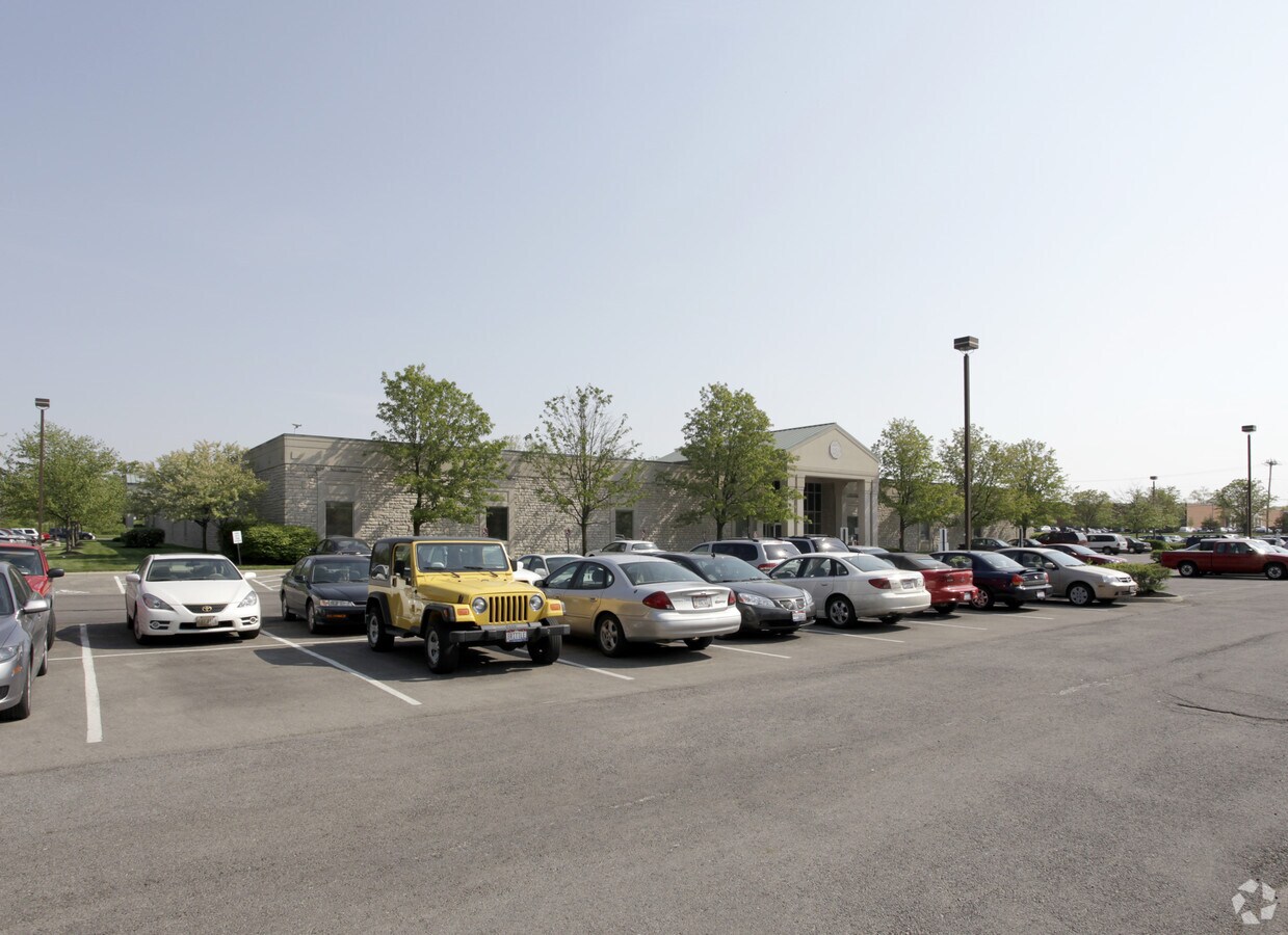 300 W Schrock Rd, Westerville, OH 43081