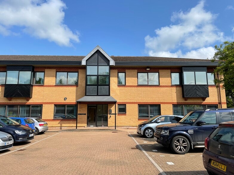17-18 Thorney Leys Park, Witney for lease - Building Photo - Image 1 of 4