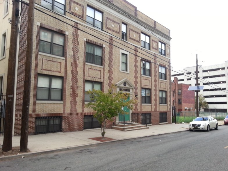 189-191 Hunterdon St, Newark, NJ for sale - Building Photo - Image 1 of 1
