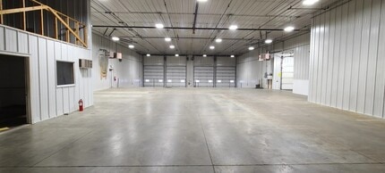 2705 Highway 14 W, Rochester, MN for lease Interior Photo- Image 2 of 5