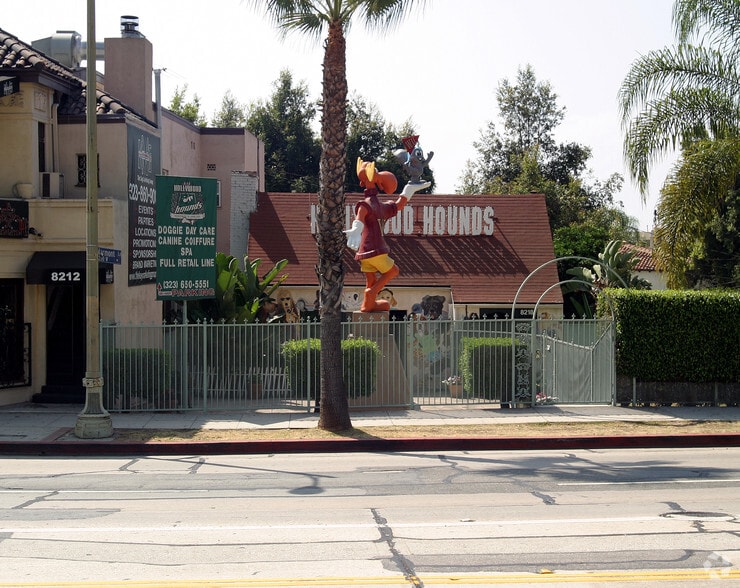 8218 W Sunset Blvd, West Hollywood, CA for lease - Primary Photo - Image 1 of 3