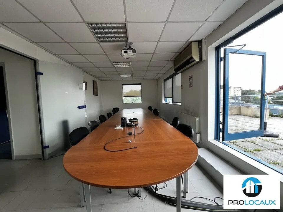 Office in Creil for sale Interior Photo- Image 1 of 10