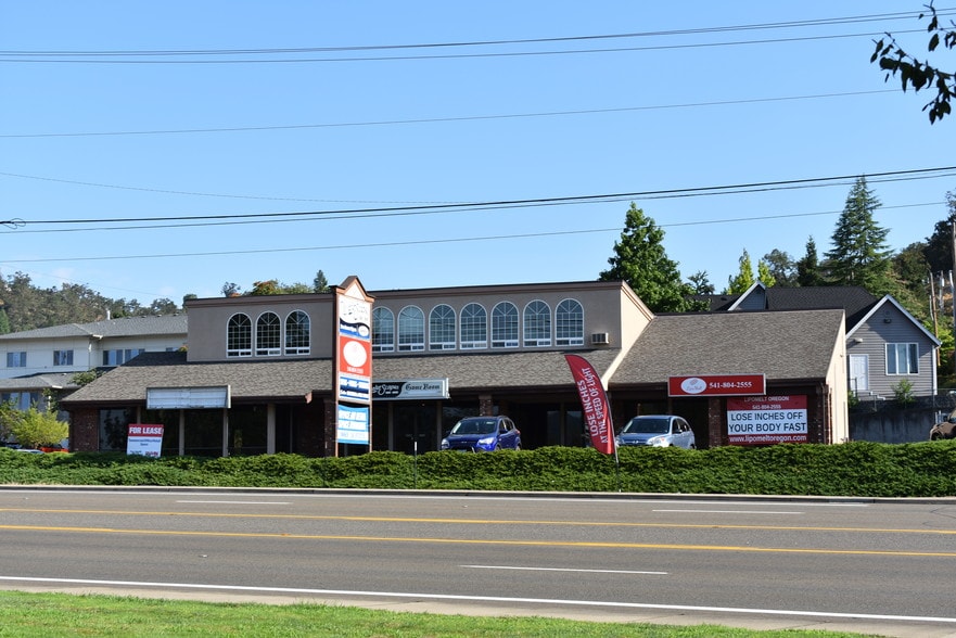 16301638 NW Garden Valley Blvd, Roseburg, OR 97471