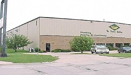 3310 University Ave, Waterloo, IA for sale - Primary Photo - Image 1 of 1