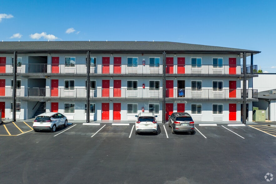 4736 W Irlo Bronson Memorial Hwy, Kissimmee, FL for lease - Building Photo - Image 3 of 20