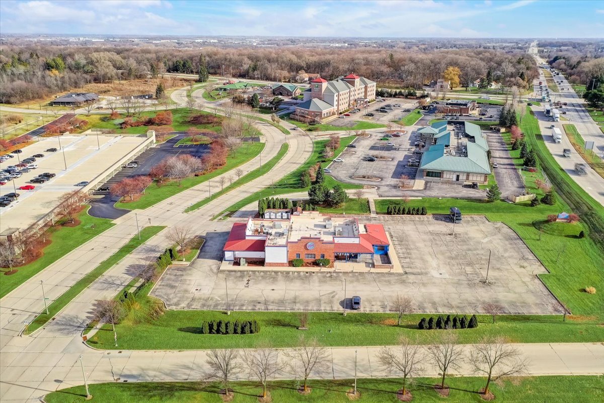 10950 W Good Hope Rd, Milwaukee, WI 53224 Retail for Lease