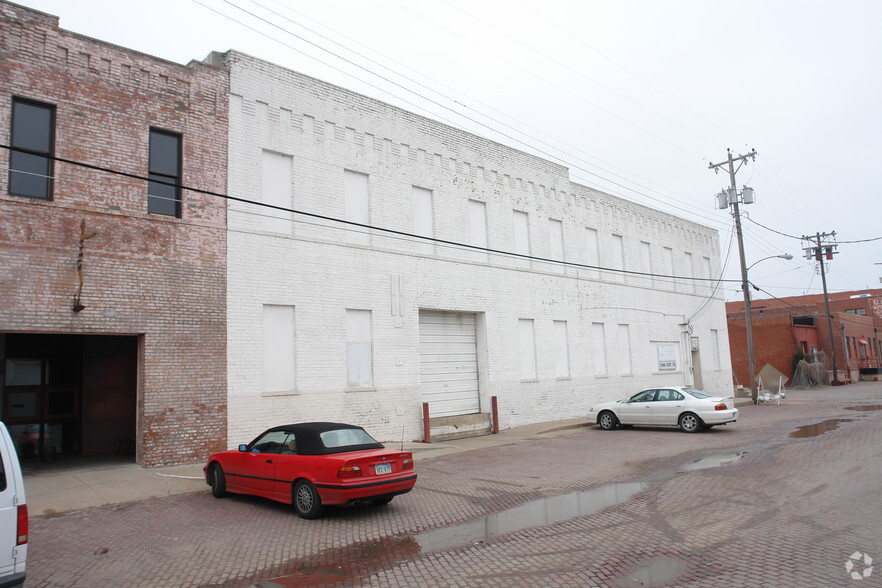 430 S Commerce, Wichita, KS for lease - Building Photo - Image 2 of 28