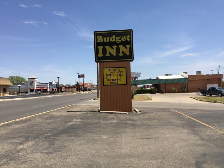 2001 W 5th St, Plainview, TX for sale - Building Photo - Image 1 of 1
