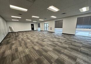 1122 S Foster Rd, San Antonio, TX for lease Interior Photo- Image 2 of 2