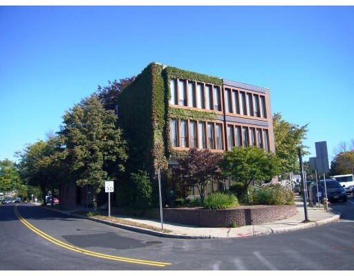 1 Elm Sq, Andover, MA for lease - Building Photo - Image 3 of 39
