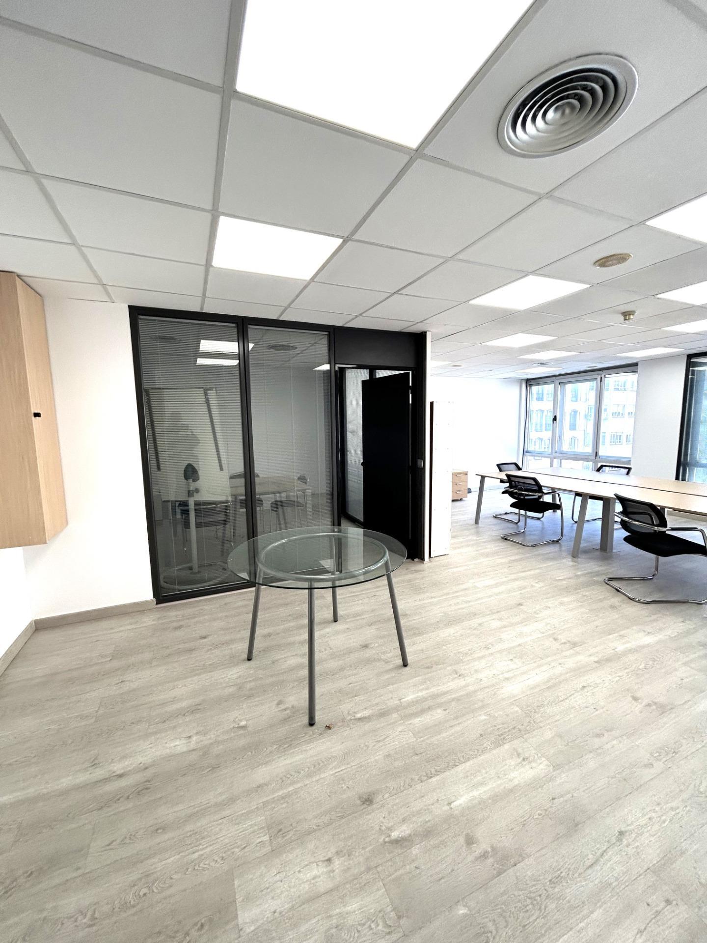 Office in Barcelona, Barcelona for lease Interior Photo- Image 1 of 5