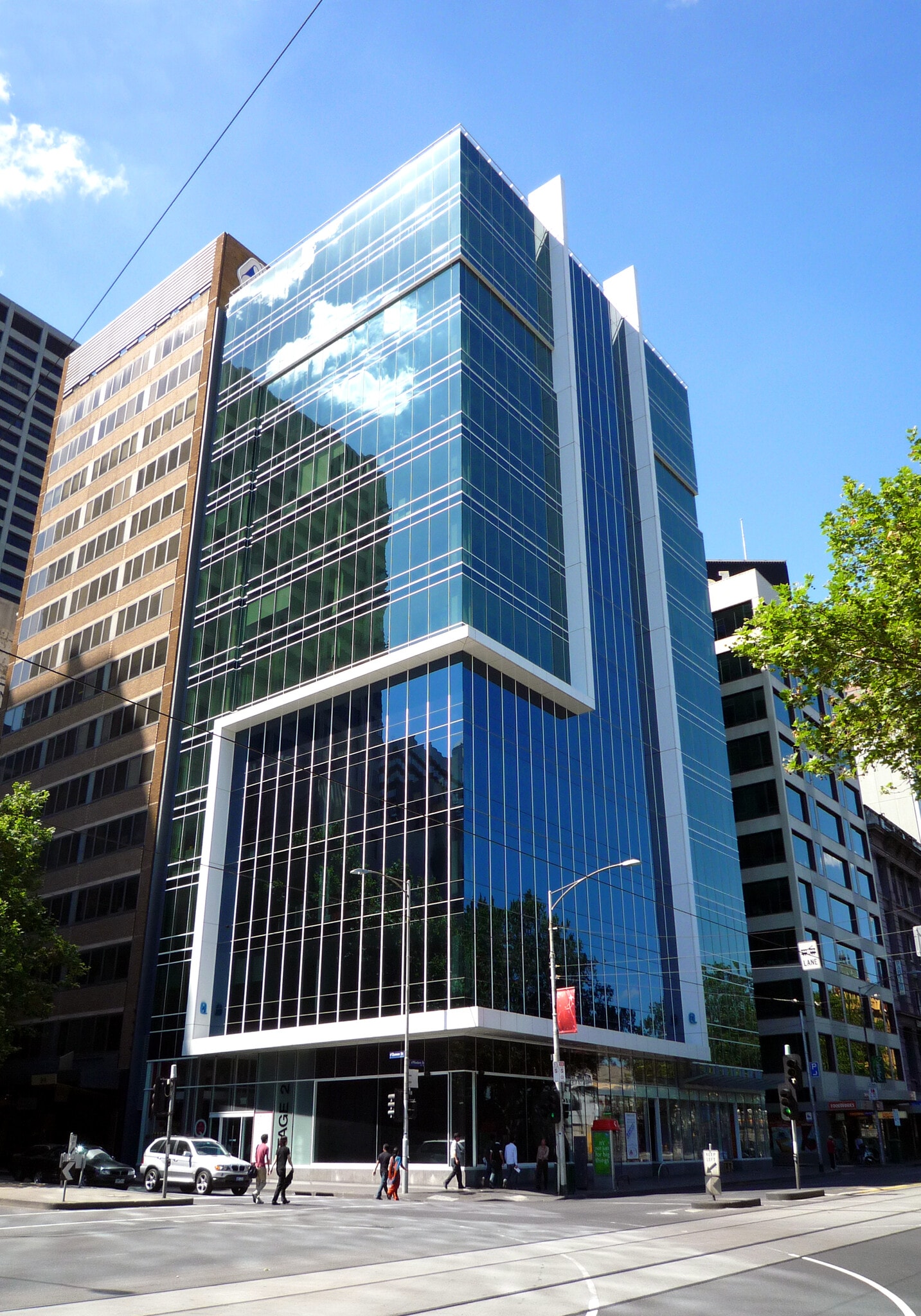 2 Queen St, Melbourne for lease Primary Photo- Image 1 of 4