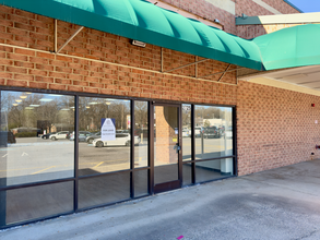 2725 Northwest Blvd, Newton, NC for lease Building Photo- Image 2 of 7