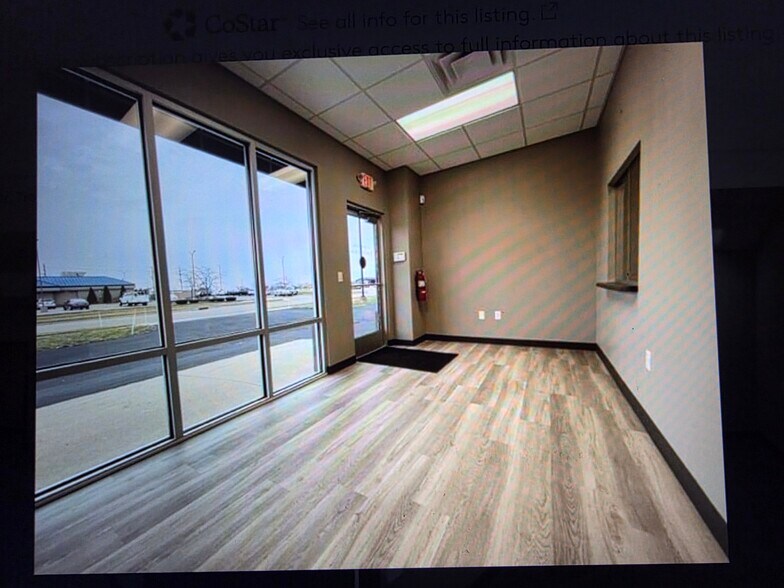 20 Dotcom Dr, Troy, OH for lease - Interior Photo - Image 2 of 7