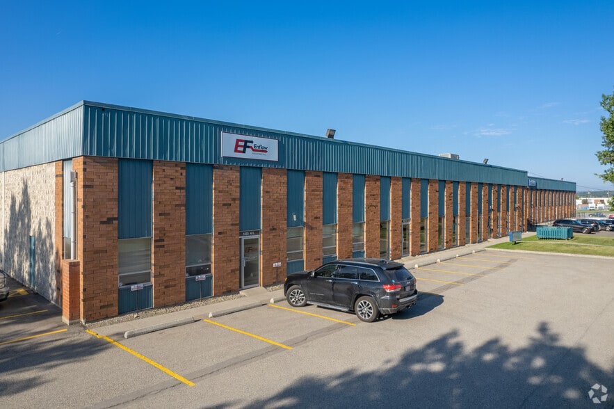 1423 45th Ave NE, Calgary, AB for lease - Building Photo - Image 1 of 8