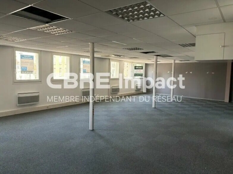 Office in Reims for lease - Building Photo - Image 2 of 9