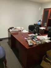 100-110 Park Ave, Manalapan Township, NJ for lease Interior Photo- Image 1 of 5