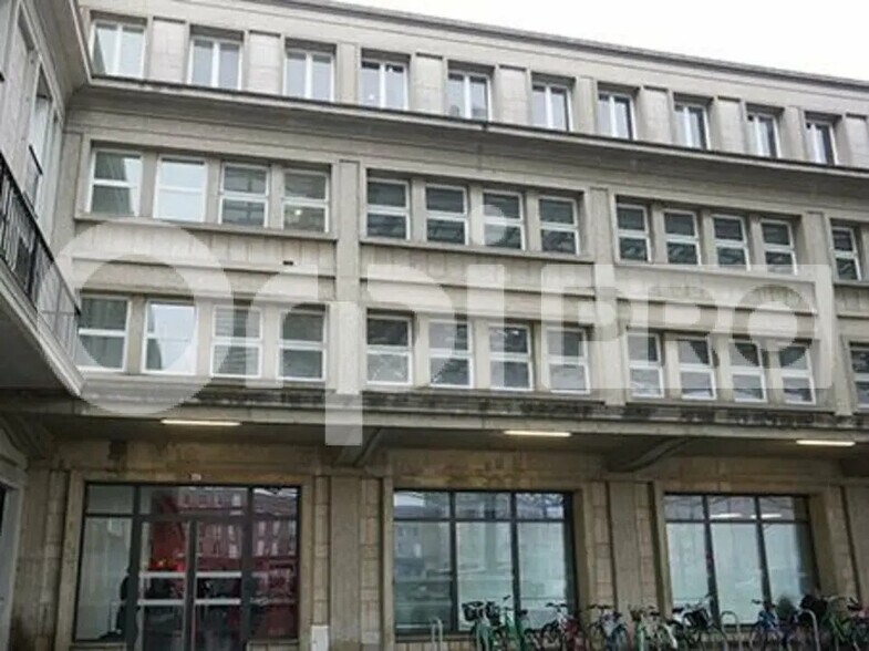47 Place Alphonse Fiquet, Amiens for lease - Primary Photo - Image 1 of 25