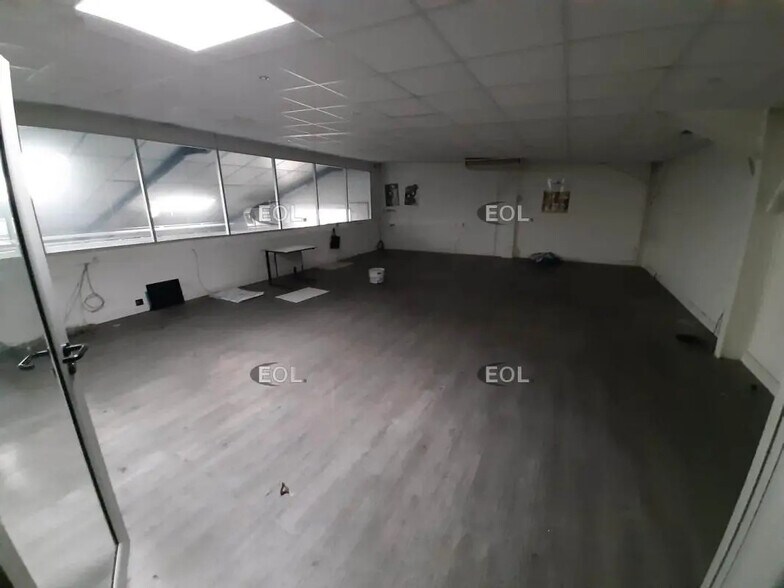 Flex in Maisons-Alfort for sale - Interior Photo - Image 3 of 11