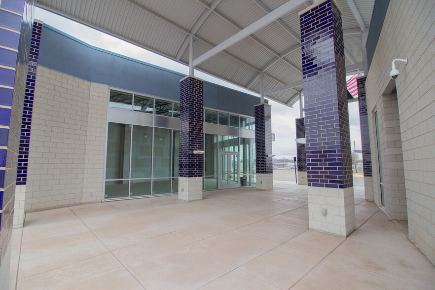 1307 Centerville Rd, Sturgis, MI for lease - Building Photo - Image 2 of 11