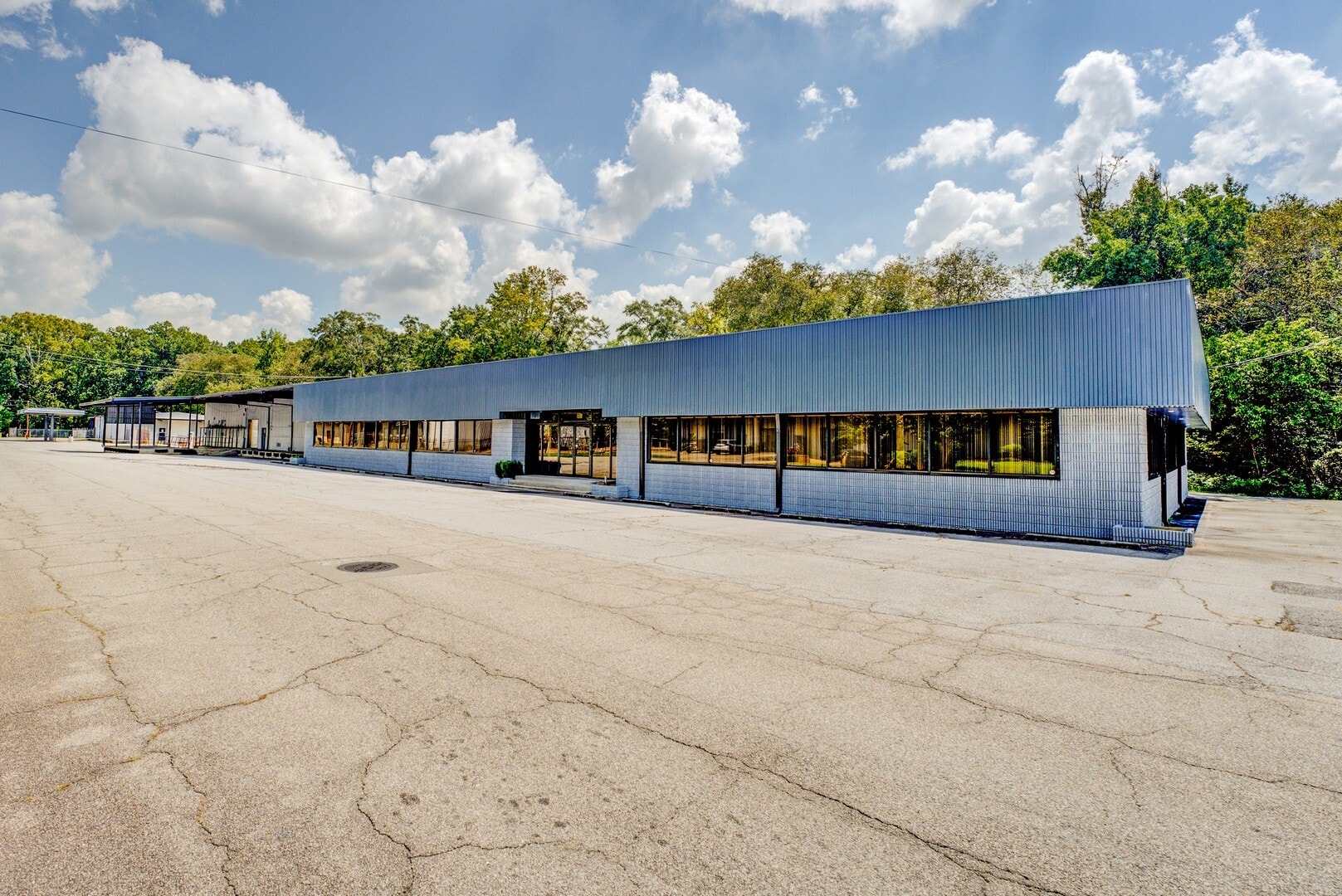 5521 Collins Blvd, Austell, GA for lease Building Photo- Image 1 of 7