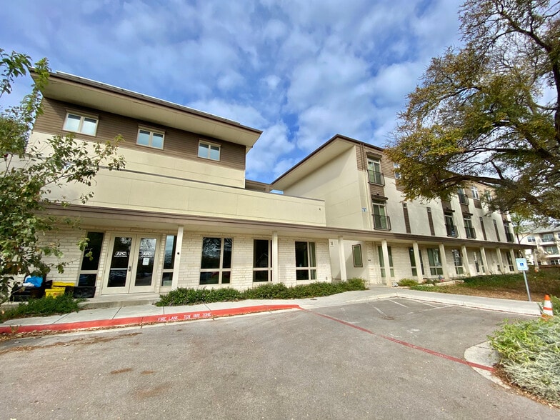 6700 Menchaca Rd, Austin, TX for sale - Building Photo - Image 1 of 1