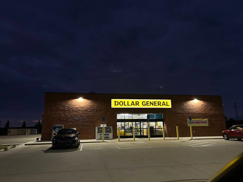 4224 E Boonville New Harmony Rd, Evansville, IN for sale - Building Photo - Image 2 of 4