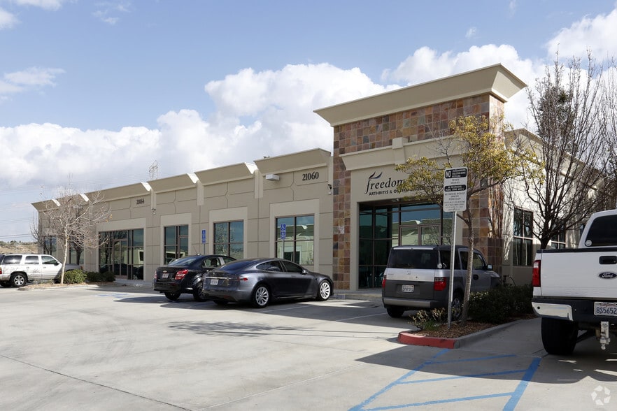 21060 Centre Pointe Pky, Santa Clarita, CA for lease - Primary Photo - Image 3 of 15