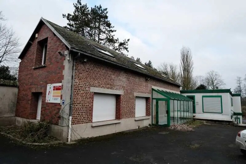 Office in Harly for lease - Building Photo - Image 1 of 4