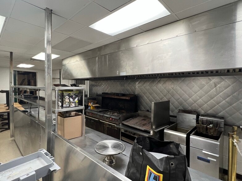 1412 Main St, Buffalo, NY for lease - Interior Photo - Image 1 of 2