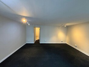 32 Waterside St, Strathaven for lease Interior Photo- Image 2 of 4