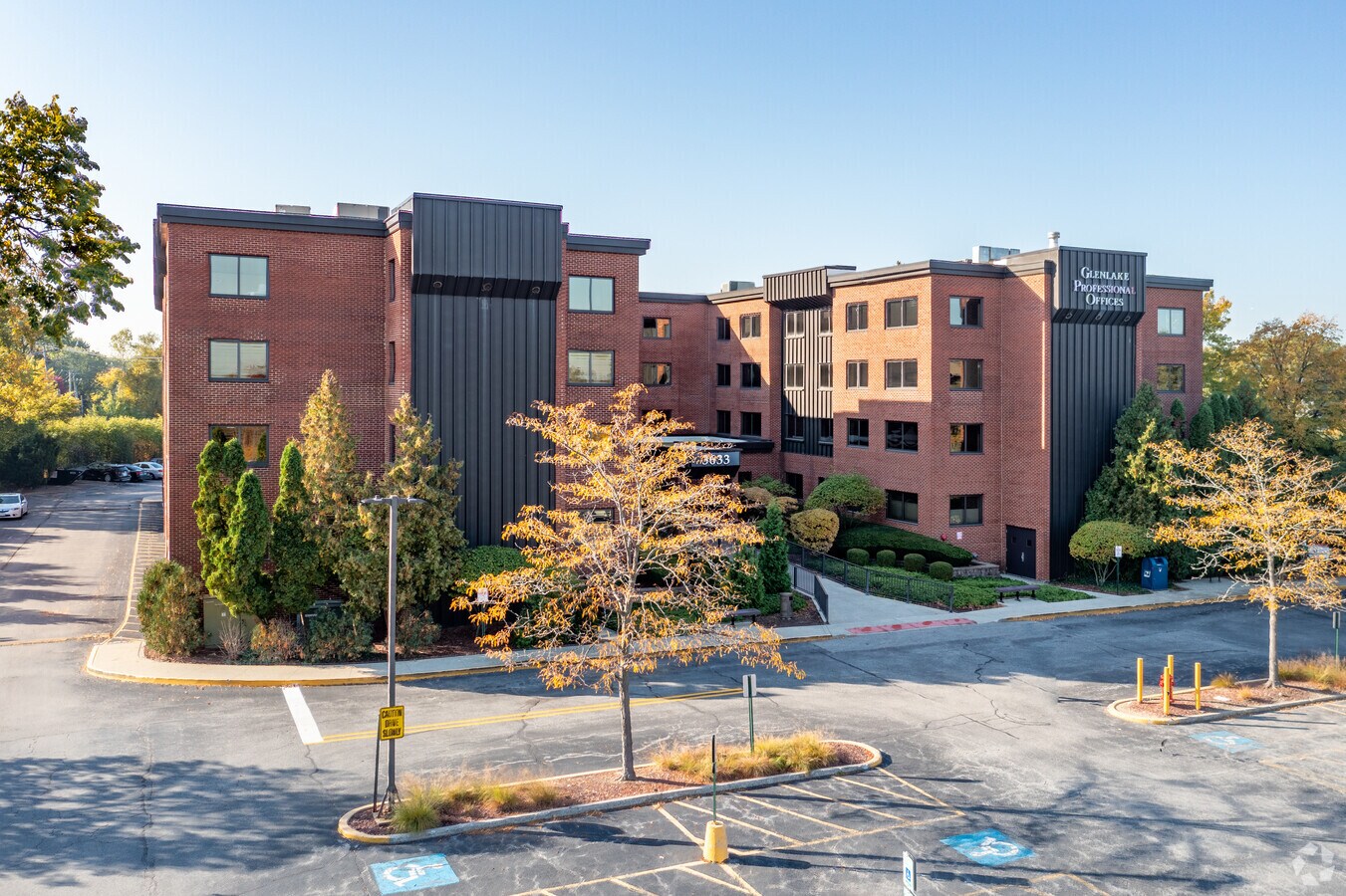 3633 W Lake Ave, Glenview, IL 60026 Glenlake Professional Bldg