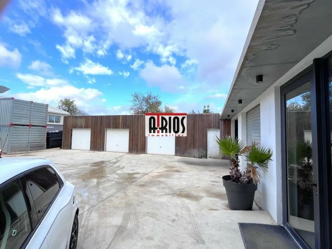 Industrial in La Crau for lease Building Photo- Image 1 of 20