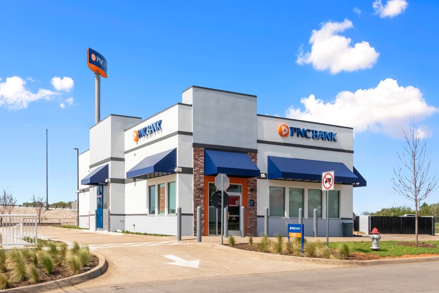 12601 Lake June Rd, Balch Springs, TX for sale - Building Photo - Image 2 of 5